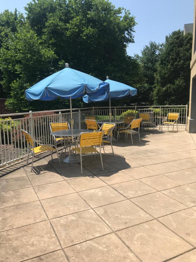 Hotel Baymont By Wyndham Chambersburg Exterior foto