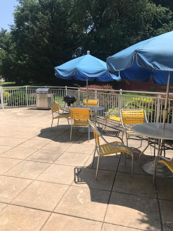 Hotel Baymont By Wyndham Chambersburg Exterior foto