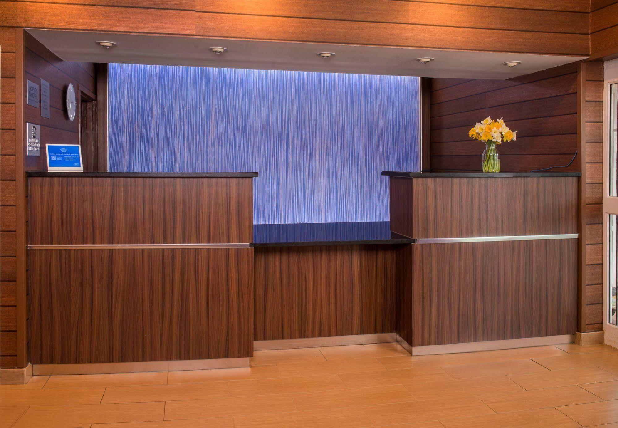 Hotel Baymont By Wyndham Chambersburg Exterior foto