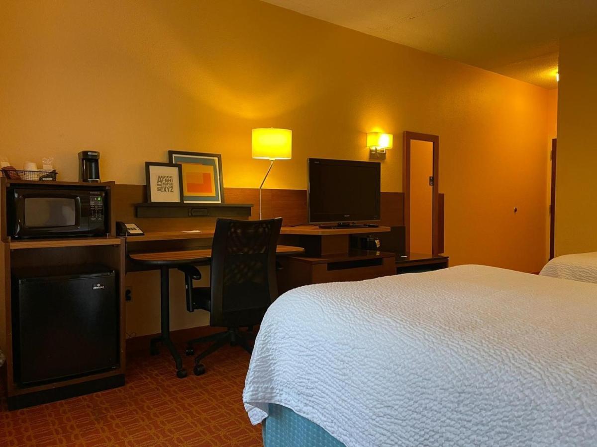 Hotel Baymont By Wyndham Chambersburg Exterior foto